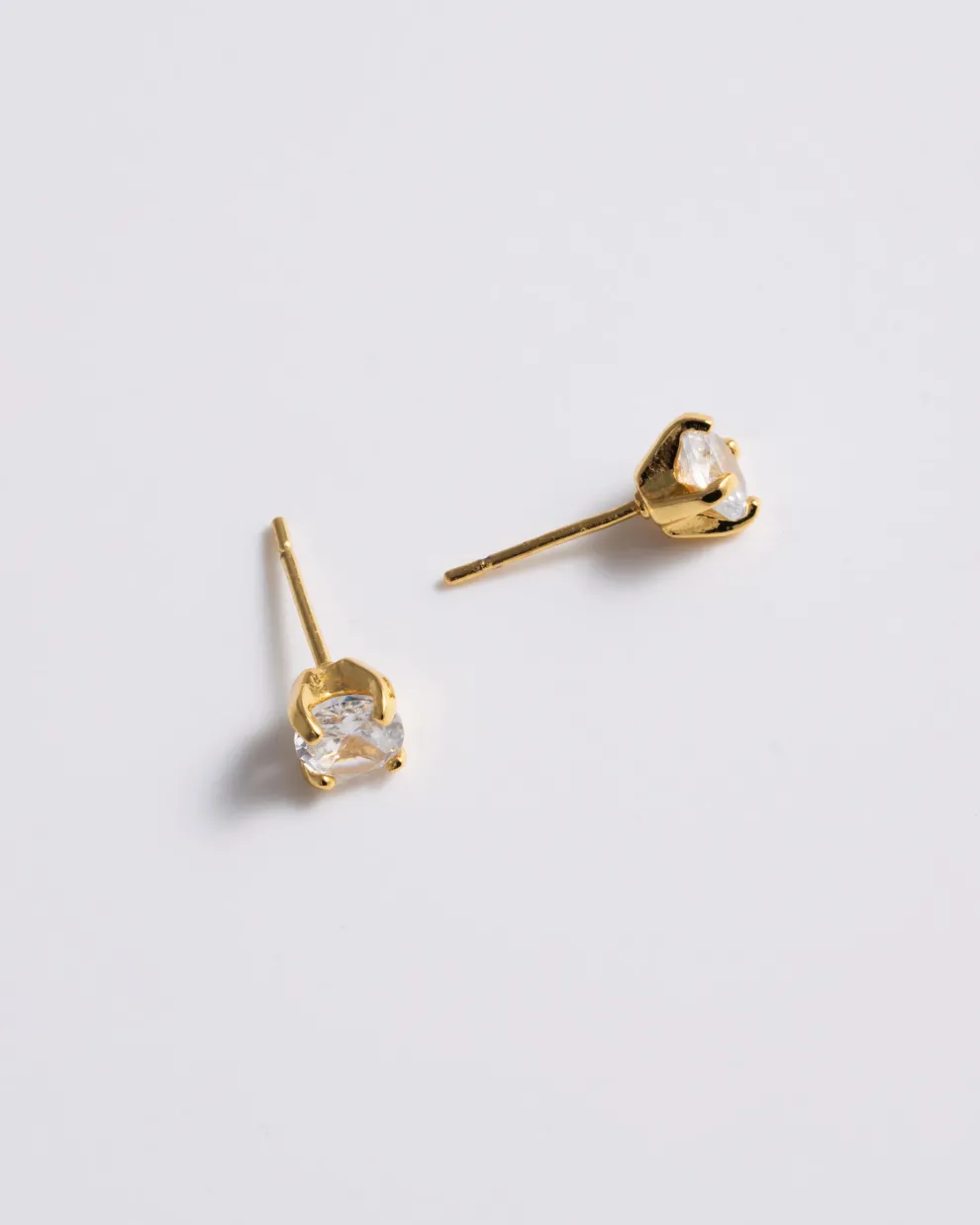 Mademoiselle Jules - Solitaire Studs Gold