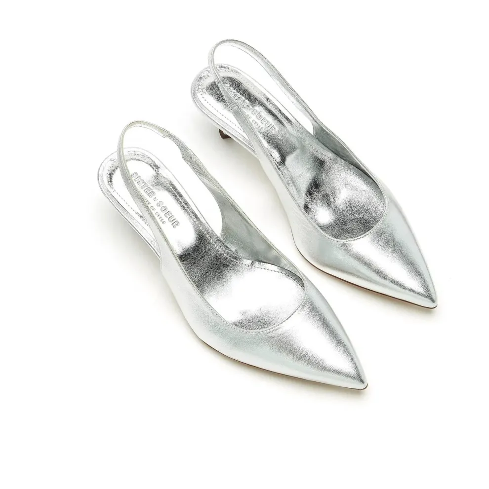 Sister x Sister - Esme