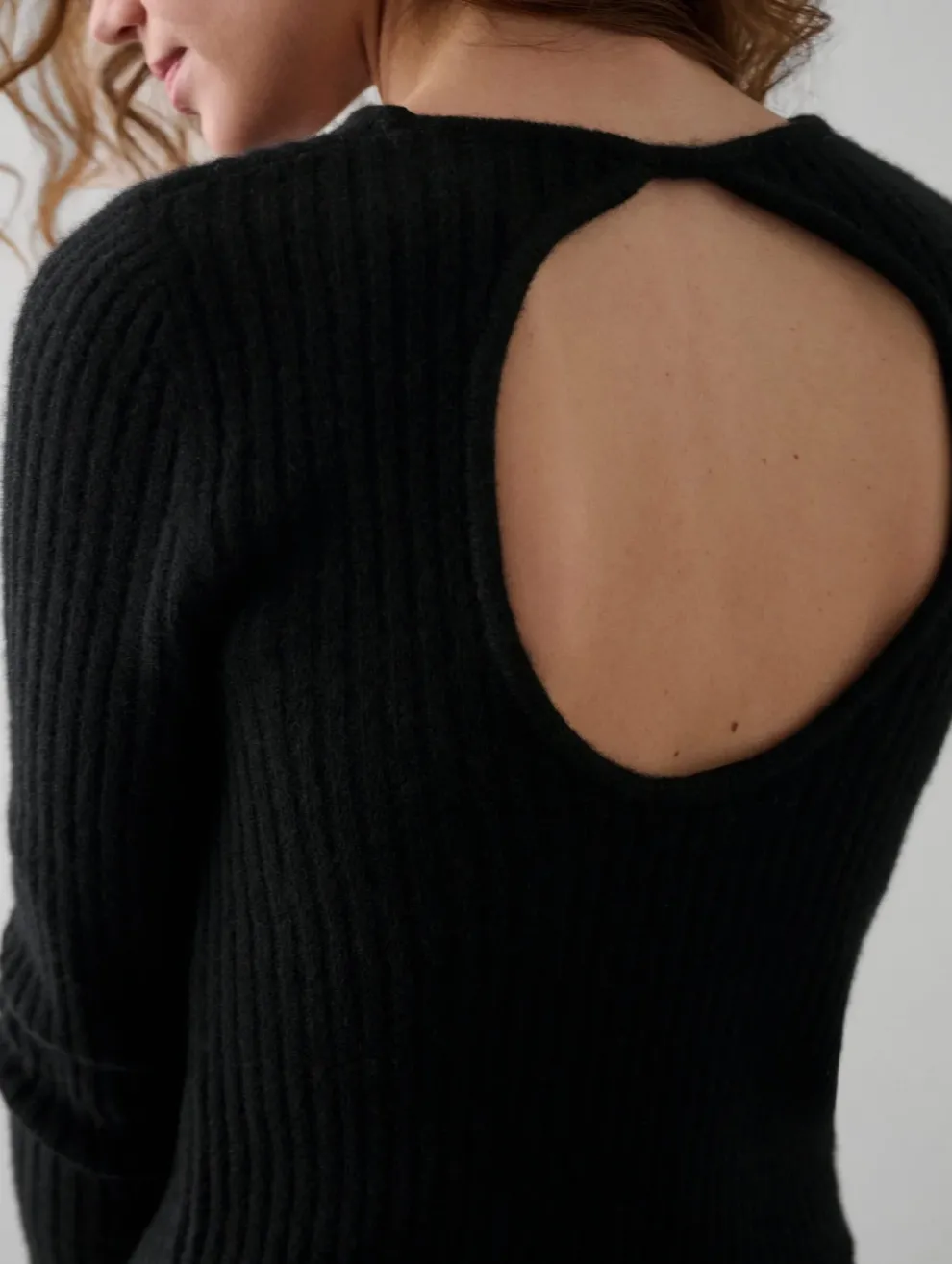 White + Warren - Cashmere Open Back Ribbed Top