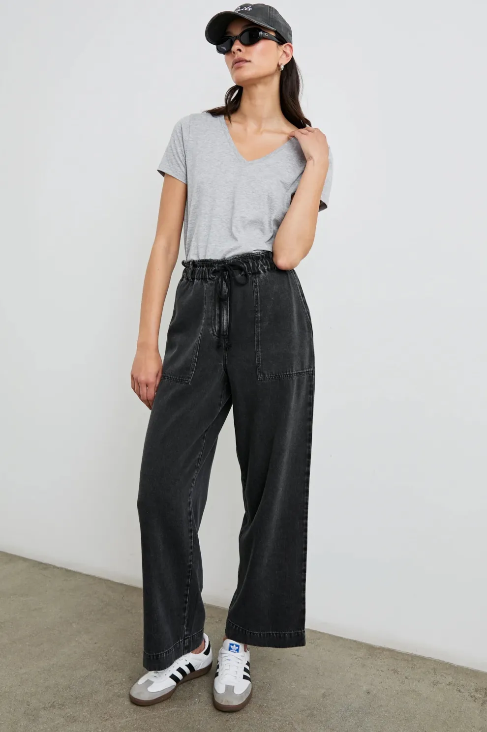 Rails - Classic V-Neck