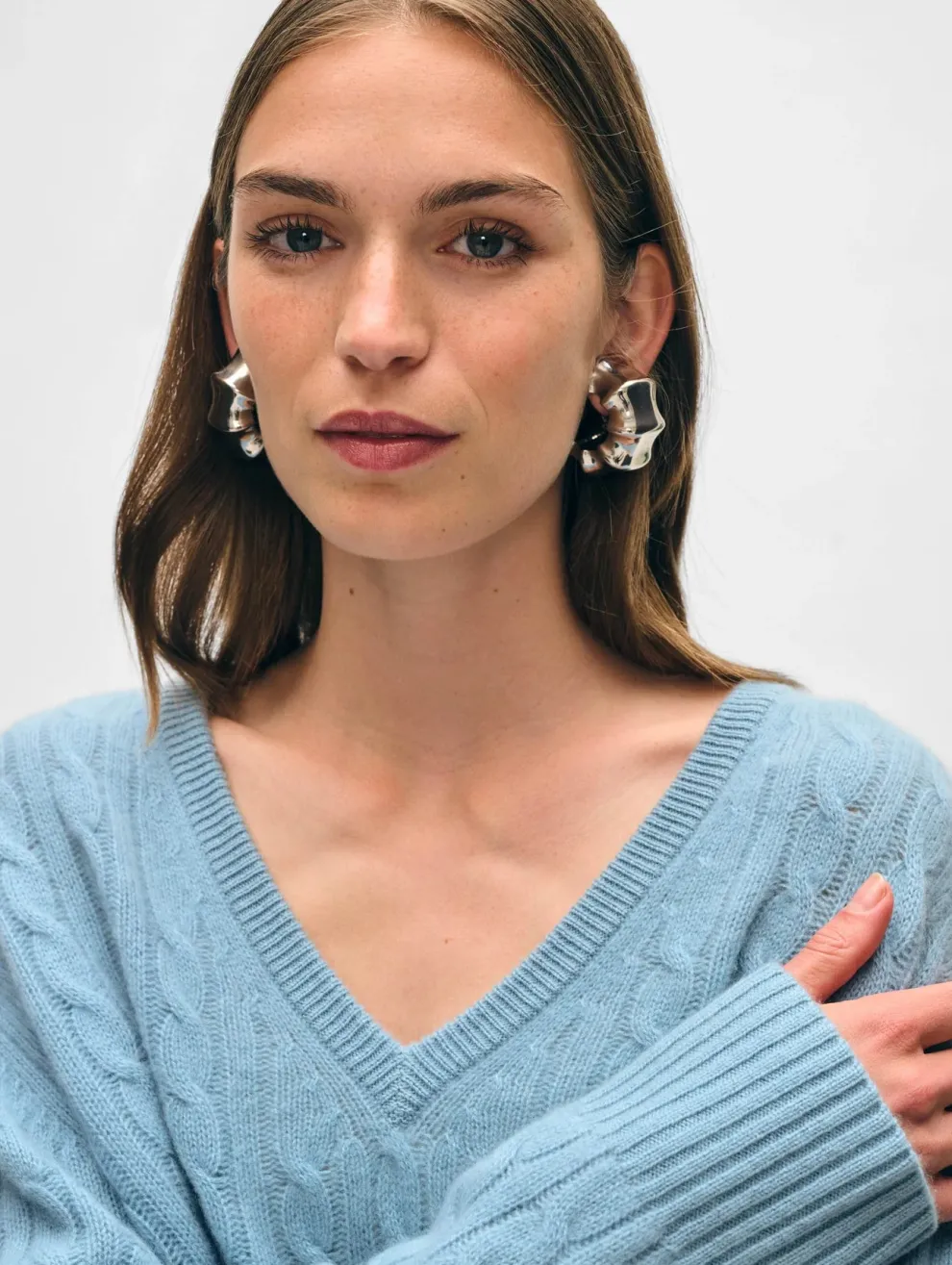 White + Warren - Cashmere Featherweight Cable Vneck